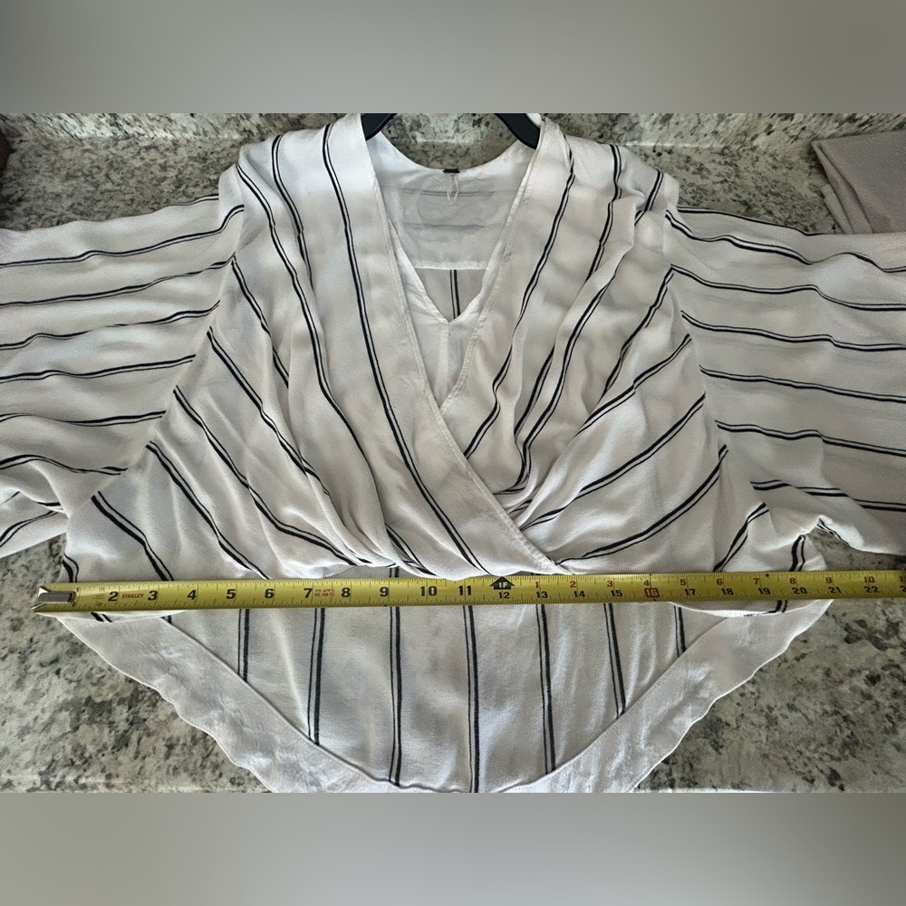 Free People Sleepy Time Striped Kimono Style Top Deep V Relaxed Fit Boho Size S - Picture 10 of 11